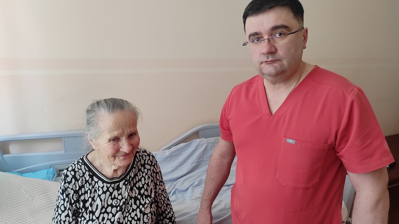 У Луцьку прооперували 82-річну жінку з стегновою грижею