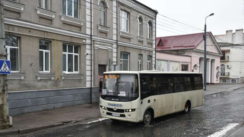 У Луцьку на два маршрути запустили 16 нових автобусів