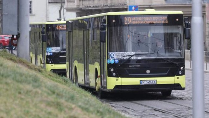 Вартість проїзду в міському транспорті Львова підняли до 10 гривень