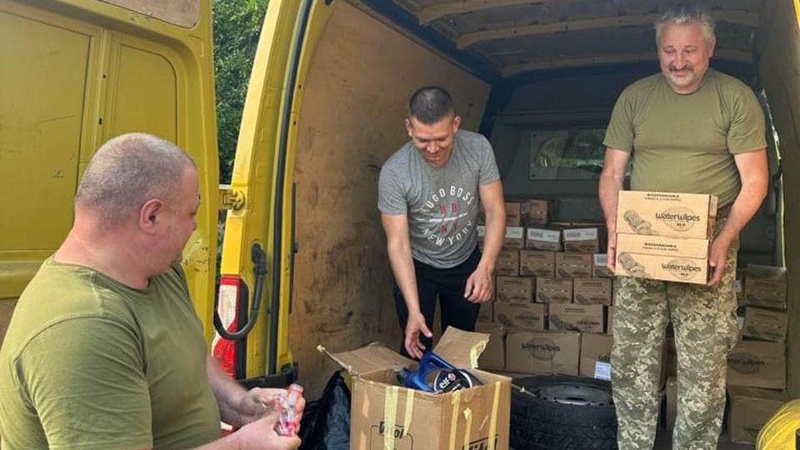 Лісівники Волині та латвійські волонтери доставили допомогу на передову