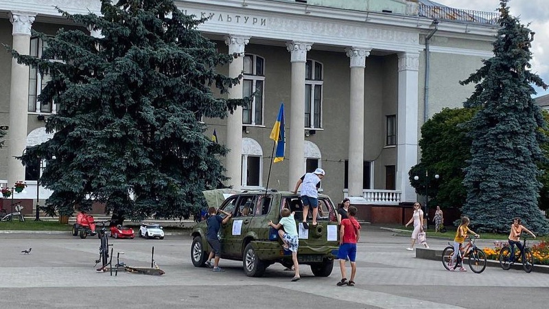 В Нововолинську діти шкодять автомобілю з передової
