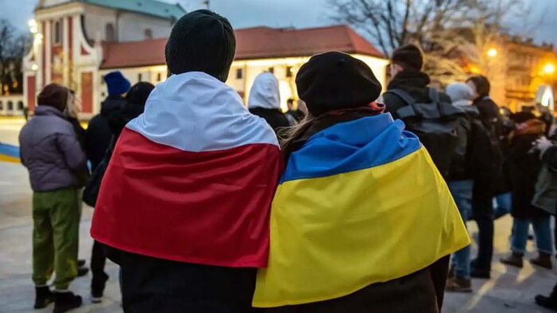 Поляки змінюють ставлення до українських біженців: результати опитування