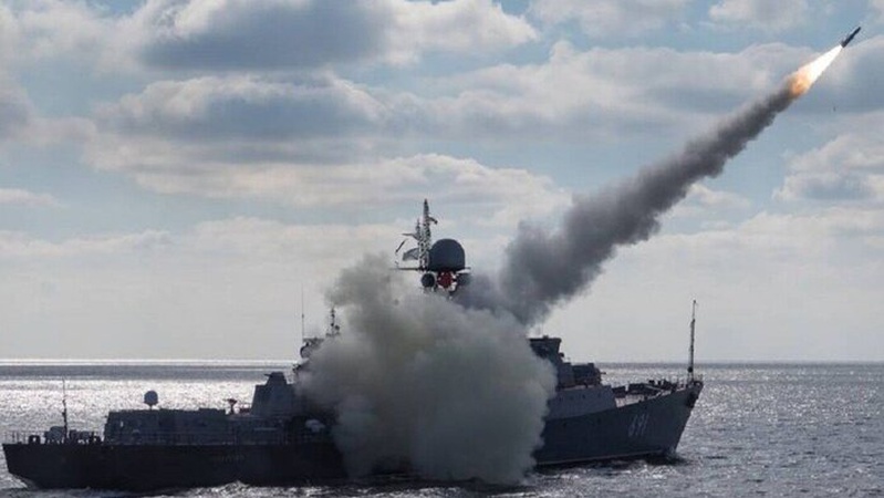 Високий рівень загрози з моря: Росія провела ротацію ракетоносіїв