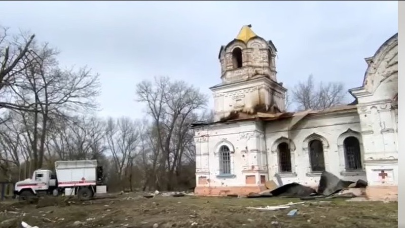 У церкві на Чернігівщині рятувальники виявляють тіла загиблих людей. ВІДЕО