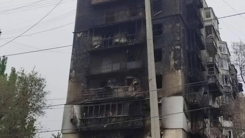 На Луганщині руйнуються й вигорають будинки, Бахмут за добу зазнав чотирьох ракетних ударів із літака: ситуація у регіонах