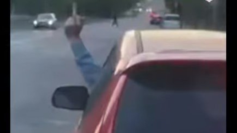 У Луцьку розшукали водія, який «підрізав» автівки й показував непристойні жести. ВІДЕО