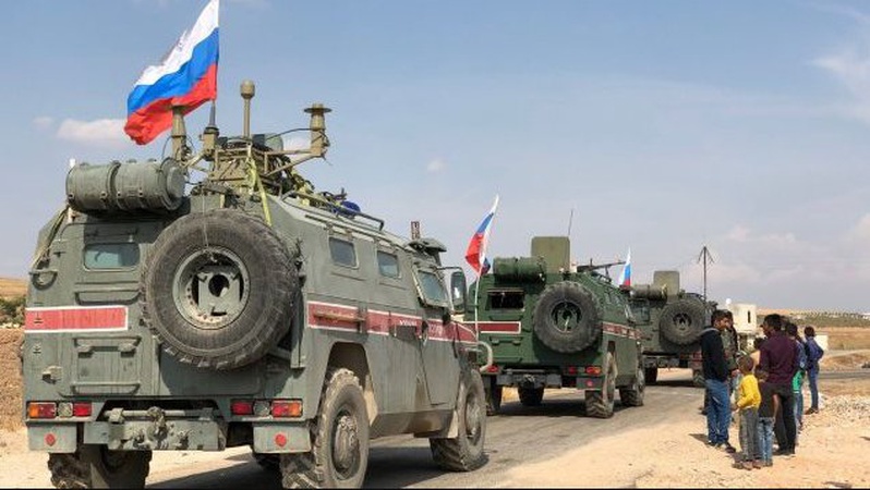 Путін перекидає війська з Сирії, щоб «підкинути дров» в Україну, – Подоляк