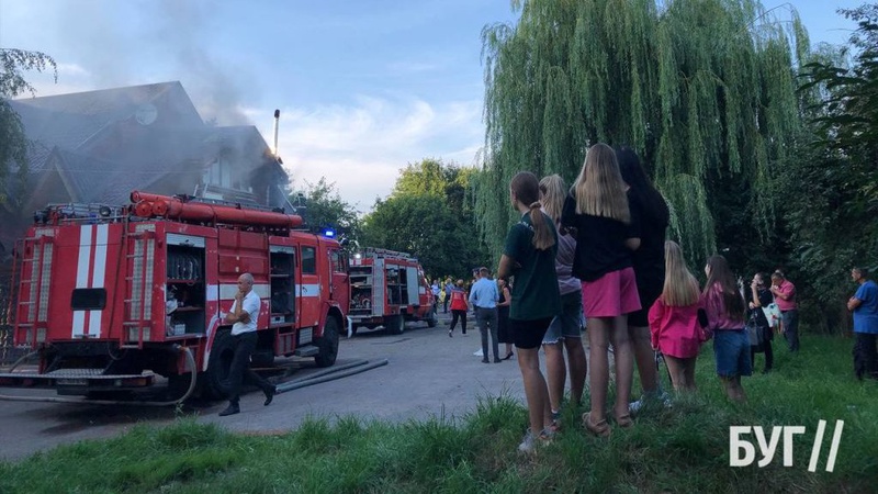 У Нововолинську горіло кафе: відвідувачів евакуювали