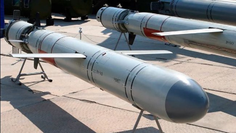 Армія РФ витрачає дорогі крилаті ракети на дерев’яні HIMARS, - WP