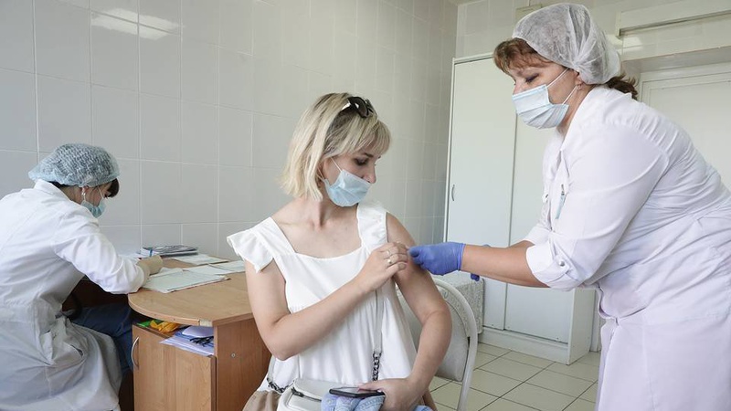 За ухилення від вакцинації можуть відсторонити від роботи до закінчення карантину