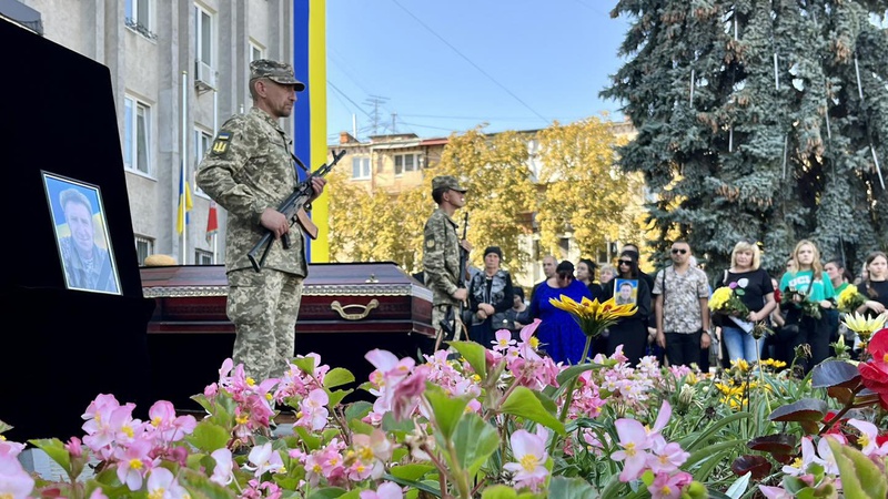 На Волині провели в останню дорогу захисника Петра Бежана. ФОТО