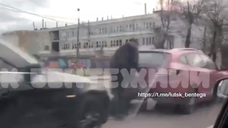 ДТП у Луцьку: на Ковельській зіткнулися два автомобіля, рух ускладнений