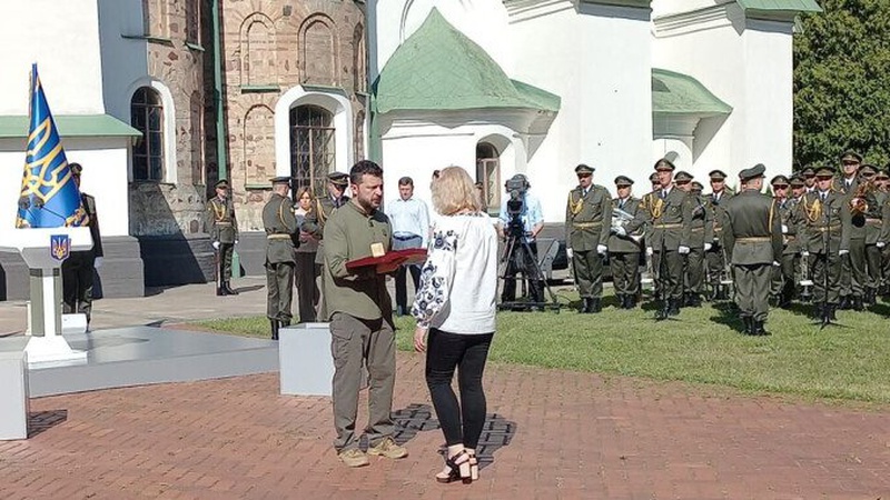 Президент вручив «Зірку Героя» рідним полеглого захисника з Волині Володимира Голядинця