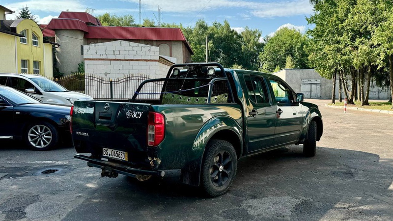 Працівники Нововолинської міськради придбали автомобіль для ЗСУ