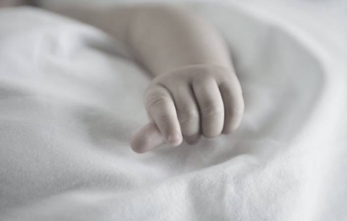 Жорстоке вбивство немовляти: жінка народила дівчинку і поклала її в морозилку