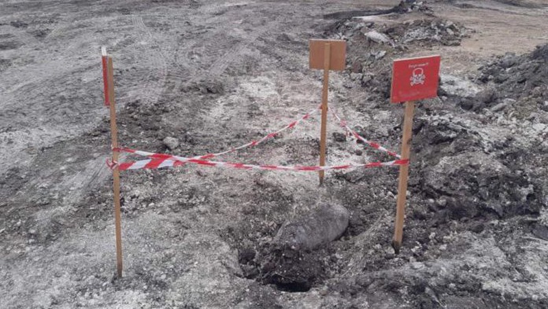 Лучани виявили небезпечну знахідку: підозрілий предмет знайшли поблизу Луцька
