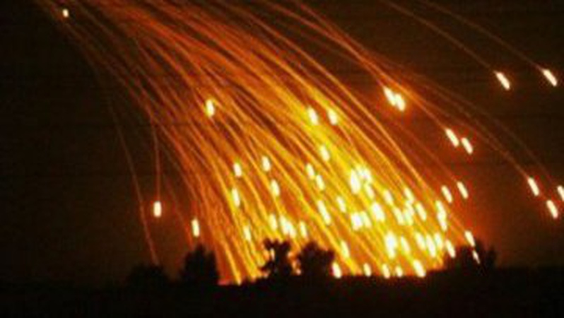 На Маріуполь за ніч здійснили пів сотні авіаударів: скидали фосфорні бомби