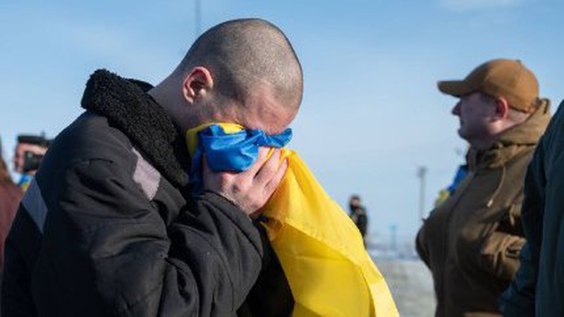 «Наші – вдома»: в Україну повернули 207 полонених воїнів