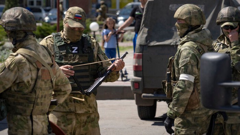 Ворог застосовує запальні снаряди та дистанційно мінує території України, – Генштаб