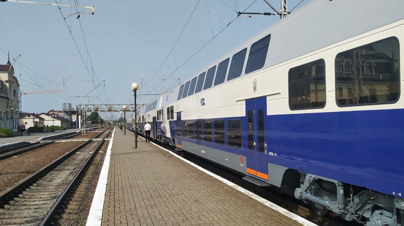 У Луцьку вперше зустріли швидкісний потяг, який курсує до Рівного та Києва