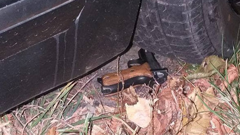 Погрожував пістолетом: на Волині обшукали авто 40-річного неадеквата
