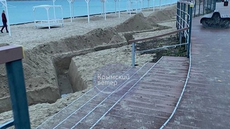 Навіщо росіяни риють окопи на пляжах у Криму і чому це їм не допоможе. ВІДЕО