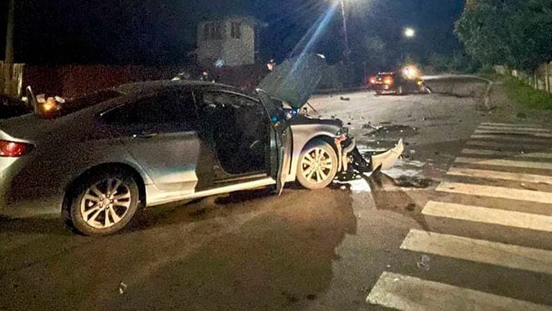 У Луцьку п’яний 18-річний хлопець скоїв автотрощу, вискочив з машини і намагався втекти