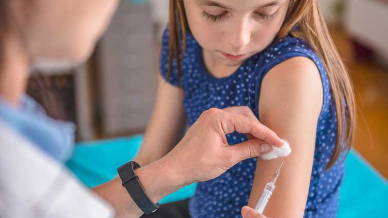 У Луцьку безкоштовно вакцинують дівчаток від вірусу папіломи людини