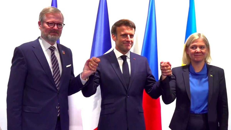 Макрон завершив головування в Раді ЄС: його замінить чеський прем’єр Фіала