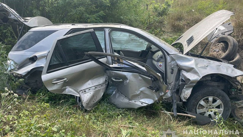 На Волині позашляховик злетів у кювет