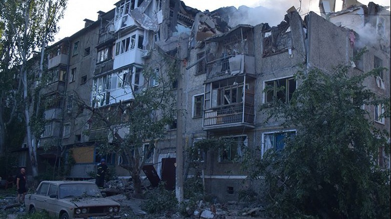 Рятувальники розповіли про наслідки руйнування від влучання у багатоповерхівку в Миколаєві