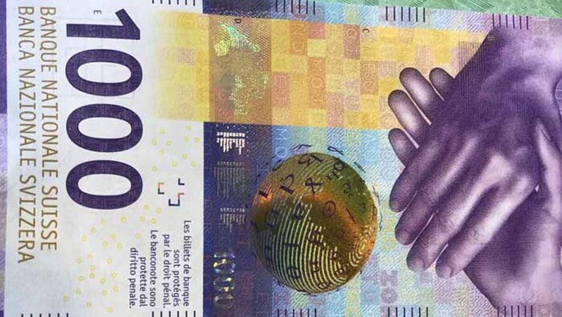 У яку валюту вкладати гроші українцям: експерт дав пораду