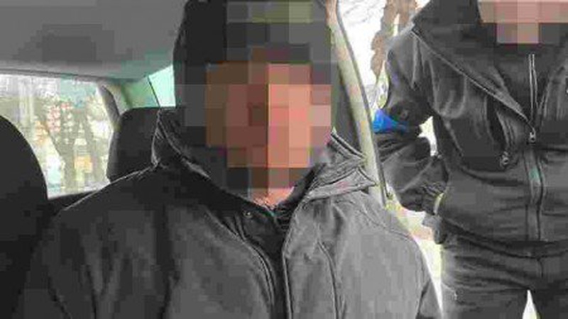 У Луцьку грабіжник намагався вирвати у жінки сумку в під’їзді: його посадили на 7 років