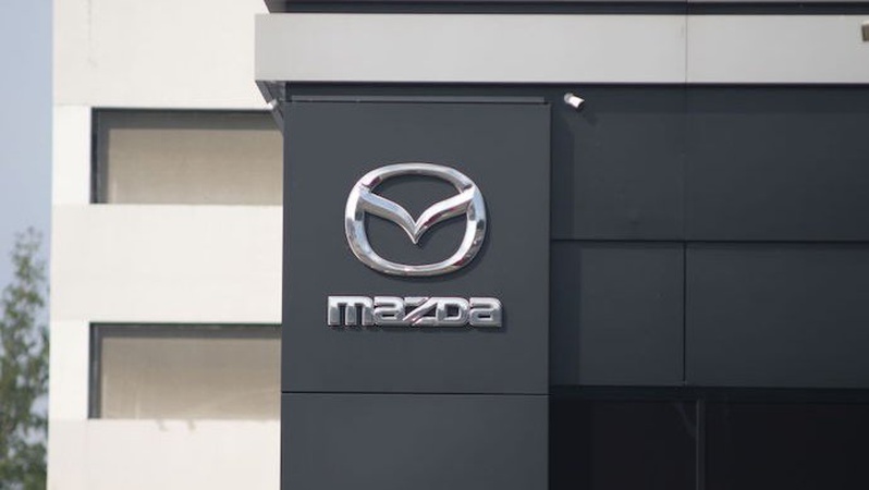 Mazda планує припинити виробництво в росії