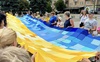 На Волині розгорнули найбільший в’язаний прапор України. ФОТО