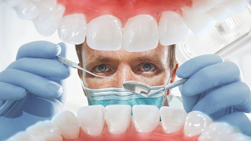 Коли послугою стоматолога можна скористатися безоплатно – роз’яснення НСЗУ