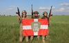 Бійці «Сталевої сотки» з Волині розгорнули на Донеччині новий мотиваційний прапор