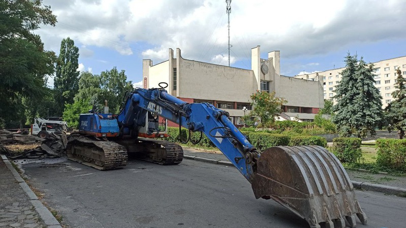 Аби відремонтувати площу перед РАЦСом, у Луцьку 3,5 мільйона «зняли» із капітального ремонту вулиць