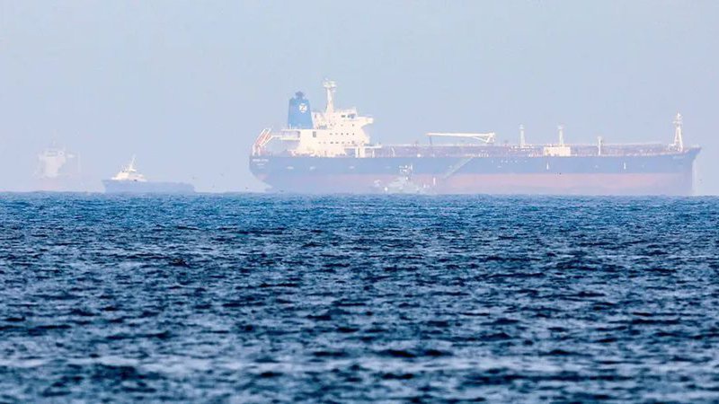 Грецькі танкери уперше масово порушили ембарго Євросоюзу на морській імпорт нафти з росії