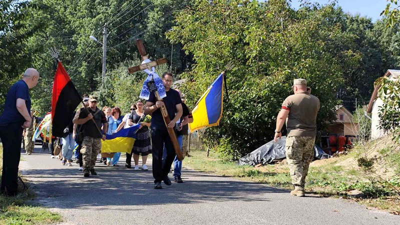 На Волині попрощалися із Героєм Олександром Матіюком. ФОТО