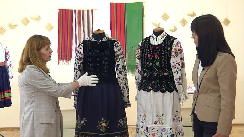 Етнографиня розповіла про традиційний вишитий одяг на Волині