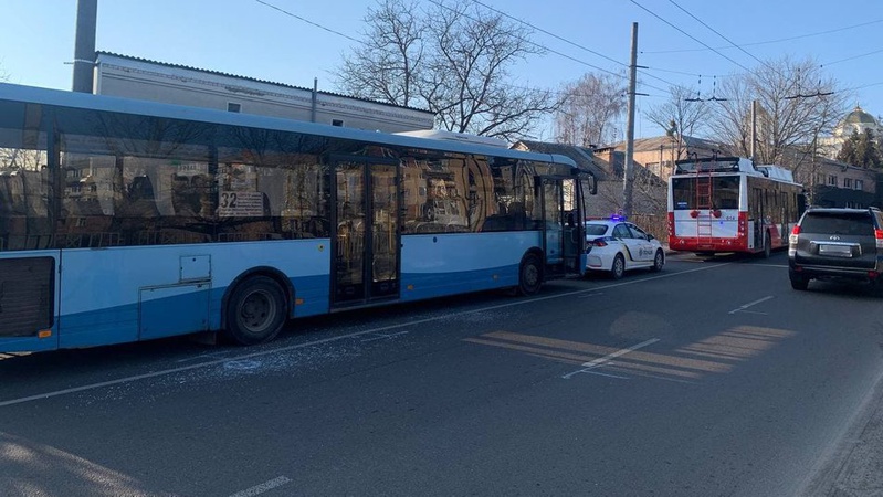 У Луцьку – аварія за участі тролейбуса та маршрутки