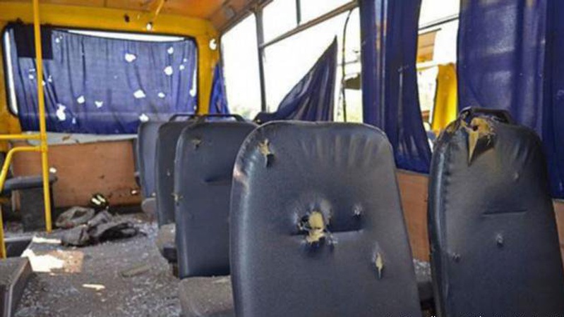 На Харківщині окупанти обстріляли евакуаційні автобуси: є загиблі та поранені