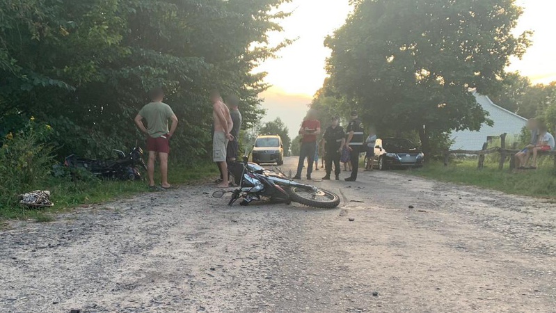 Один з мотоциклістів помер у лікарні: подробиці аварії на Волині. ФОТО