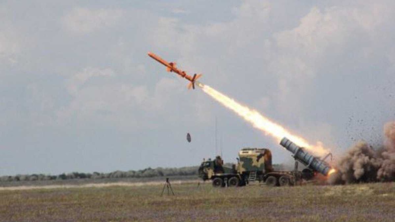 Є висока загроза застосування окупантами ракетного озброєння по військових та цивільних об’єктах України, – Генштаб