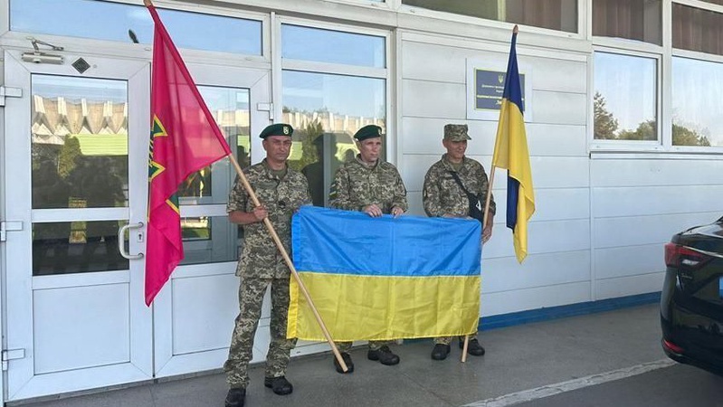 Україна повернула з Угорщини трьох військовополонених, – МЗС