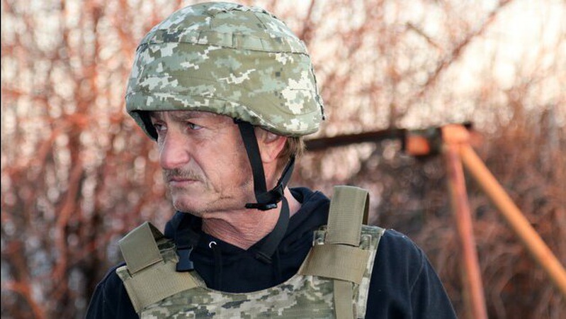 Американський актор закликав мільярдерів скинутися на винищувачі для України