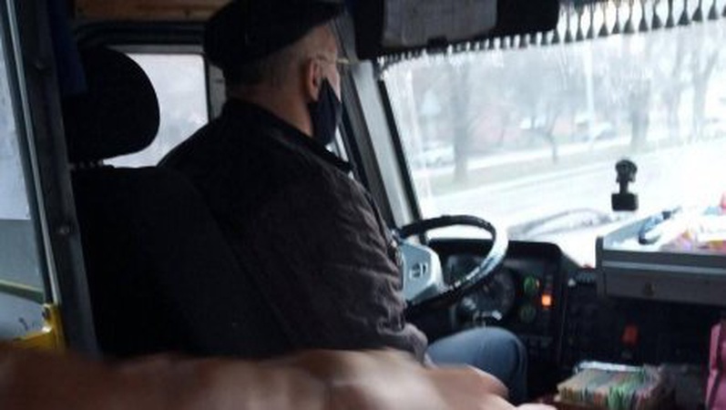 У Луцьку пасажир рейсового автобуса вкрав у водія телефон