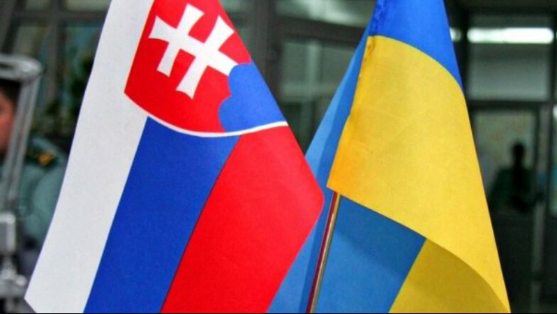 Словаччина вирішила передати Україні бойові гелікоптери, ще 3 держави – артилерію