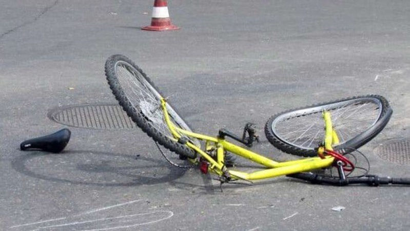 На Волині автомобіль збив неповнолітнього велосипедиста